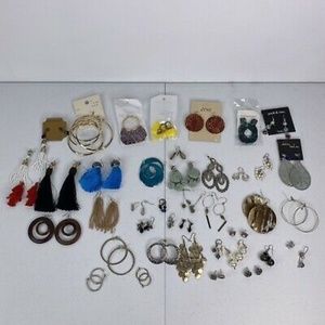Lot of Costume Earrings 43 pairs all shapes sizes hanging chandelier variety